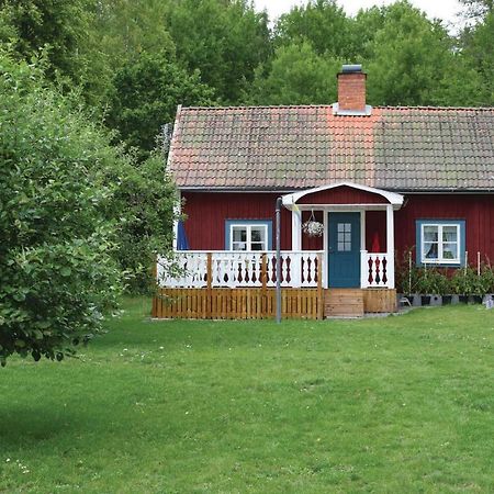 Stunning Home In Tjaellmo With Kitchen エクステリア 写真
