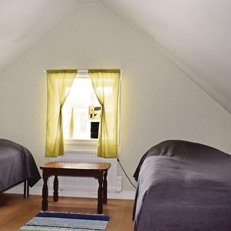 Stunning Home In Tjaellmo With Kitchen エクステリア 写真