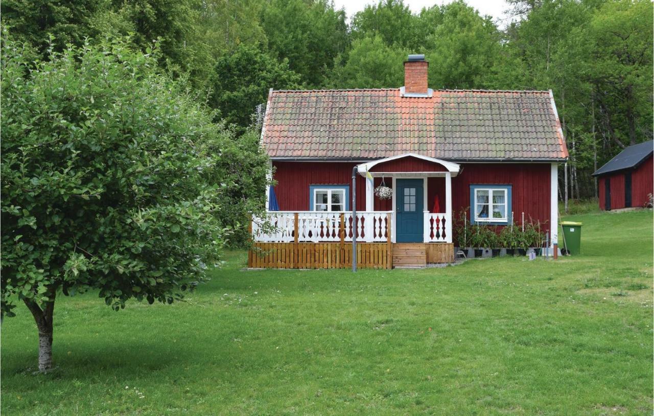 Stunning Home In Tjaellmo With Kitchen エクステリア 写真